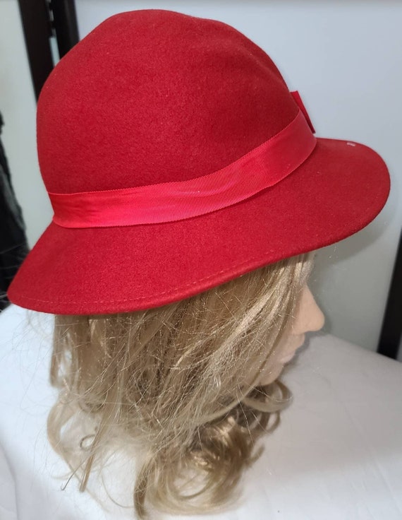 Vintage red hat 1960s 70s red felt bowler hat lar… - image 6