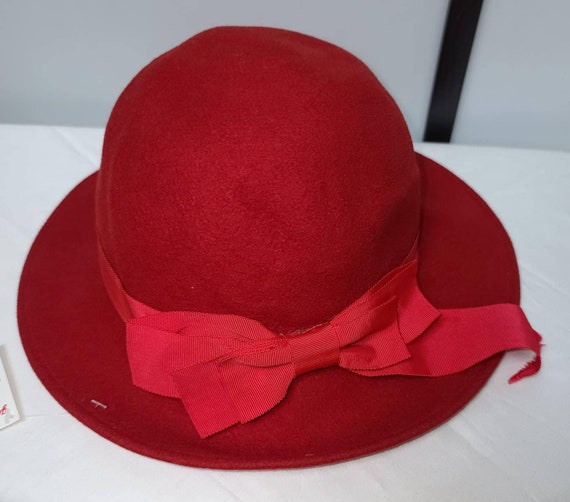 Vintage red hat 1960s 70s red felt bowler hat lar… - image 4