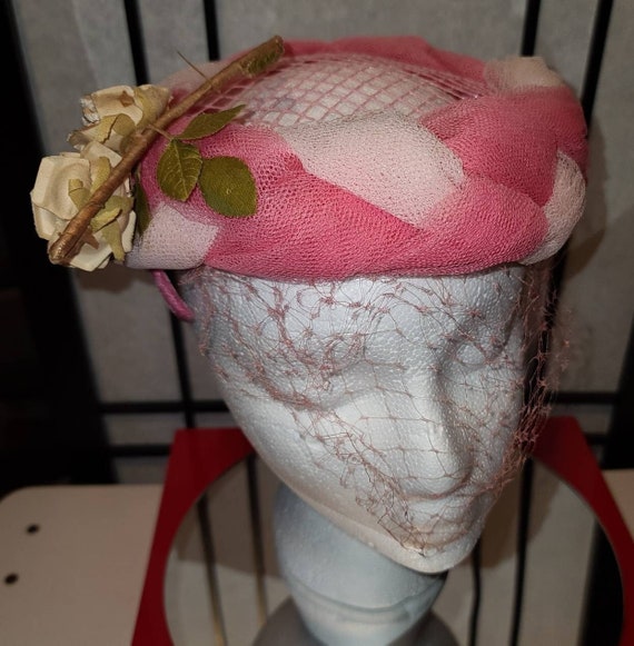 Vintage pink hat 1950s 60s round open cocktail hat