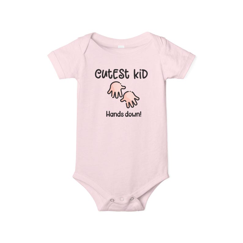 Cutest Kid Hands Down Baby Body, Airlume Cotton, Babypartygeschenk Bild 6