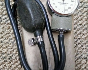 VTG Blood Pressure Sphygmomanometer Gauge with Box & Original Invoice 1985