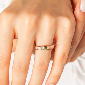 14k Solid Gold Emerald Ribbed Ring - Green Emerald Gemstone Statement Ring for Women - Natural Emerald Ring - Jewelry Gift for Ladie&#39;s