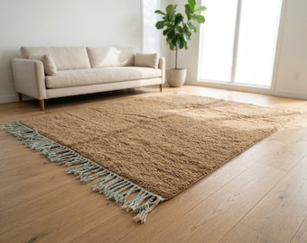 Handgjord brun Beni Ourain-matta – marockansk berberullmatta