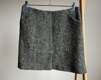 Dolce & Gabbana Minifalda Vintage de tweed de lana de los años 90 Talla IT 44