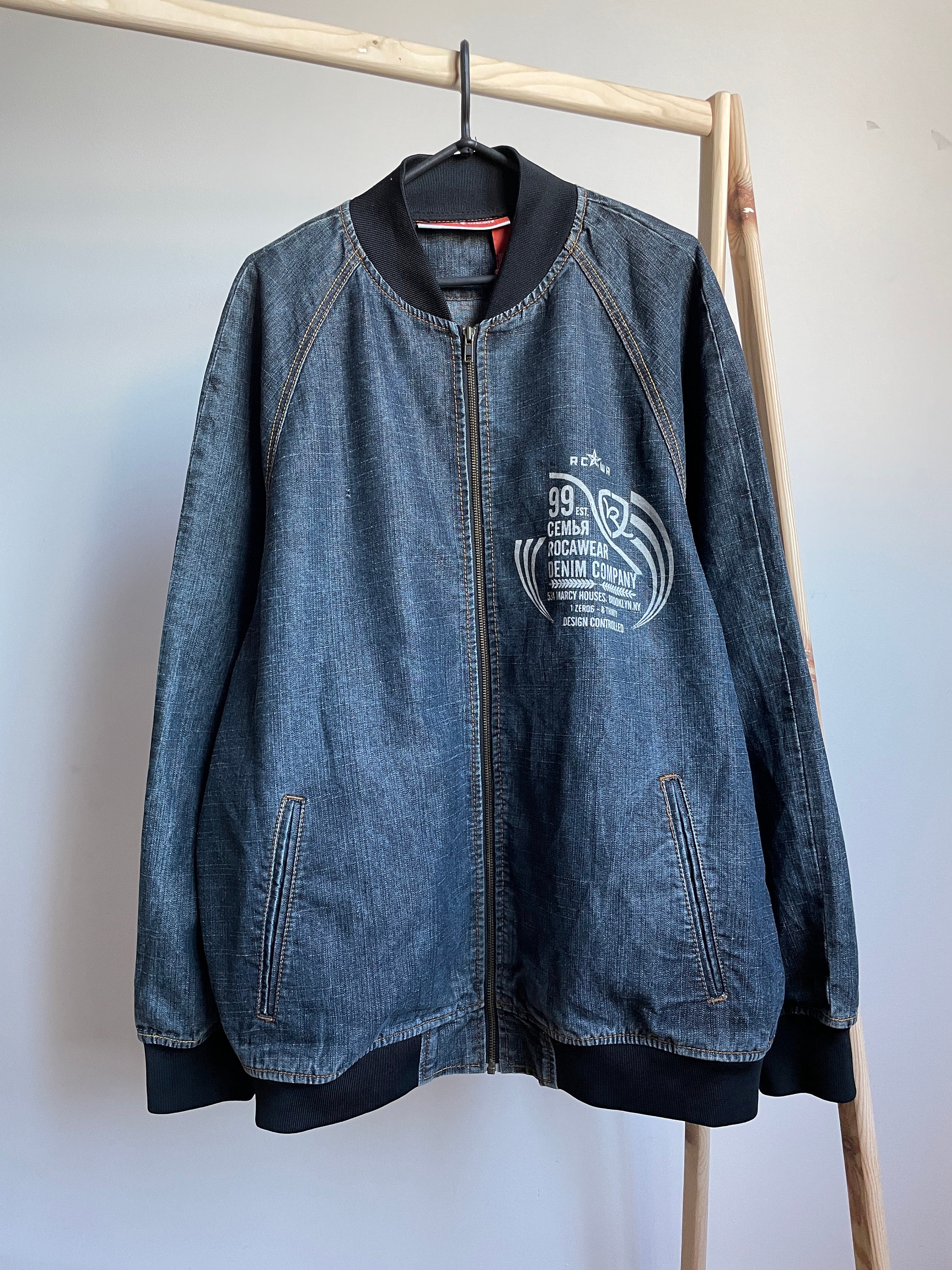 Gorgeous Vintage Y2k Rocawear Satin Puffer Jacket With