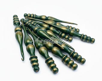 Handmade Painted Wood Crochet Hook Set | Ergonomic Green-Gold Needles