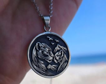 Handgravierte Sterling Silber Löwin und Cub Anhänger | Natur Schmuck