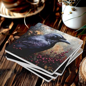 Set van 4 stenen onderzetters middernacht raaf, mystieke kraai kunst drinkgerei, bosheks decor, donkere Cottagecore-onderzetter cadeau
