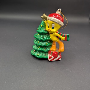 Tweety Bird Christmas Ornament 2000 Tree Presents Resin Vintage Warner Bros.