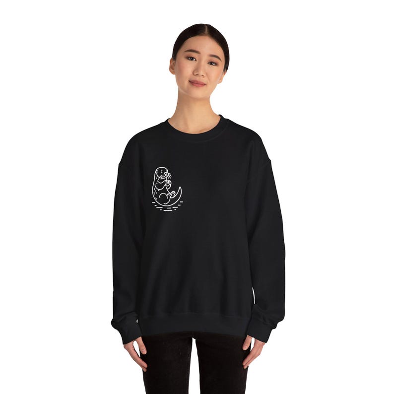Sudadera minimalista de nutria / Diseño de líneas sencillas / Ropa acogedora inspirada en la naturaleza imagen 4