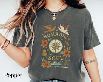 Retro Nomadic Soul T-Shirt, Boho Travel Shirt, Retro Compass Graphic Top, Explorer Gift Shirt, Nomadic Soul Shirt, Boho Travel Tee