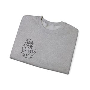 Sudadera minimalista de nutria / Diseño de líneas sencillas / Ropa acogedora inspirada en la naturaleza imagen 8