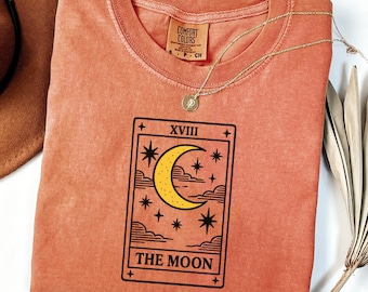 The Moon Tarot Card Shirt | Gothic Occult T-Shirt | Mystical Witchy Tee for Tarot Lovers | Shirt with the Moon | Halloween Moon Shirt