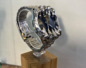 Montre personnalisée forgée à l'ombre