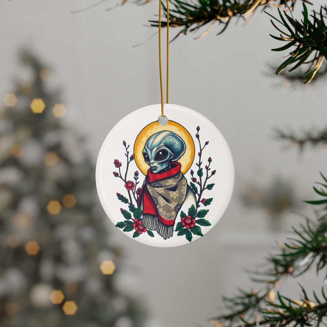 Alien Holiday Ceramic Ornament: Sci-fi Christmas Decor - Etsy