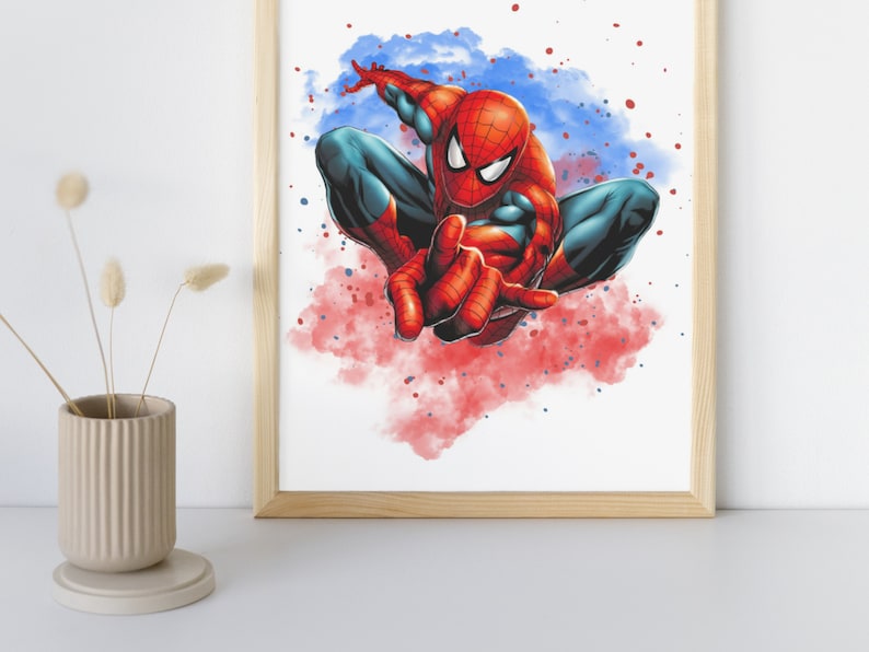 Puede incluir: Una ilustraci&oacute;n digital de Spiderman con un traje rojo y azul, balance&aacute;ndose en el aire con un fondo de acuarela rojo y azul.