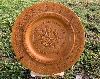 Ukrainian carved and painted decor, handmade | Carved wooden plate | Carpathian carved wooden plate. Made in Ukraine!