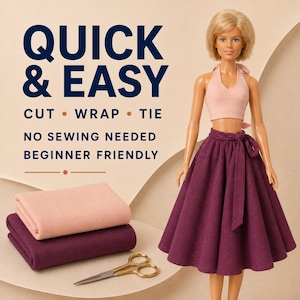 Pu&ograve; includere: Una bambola con un top rosa chiaro e una gonna a portafoglio viola scuro. Il testo recita: QUICK & EASY, CUT &bull; WRAP &bull; TIE, NO SEWING NEEDED, BEGINNER FRIENDLY. Sono presenti due pezzi di tessuto piegati rosa e viola e forbici dorate.