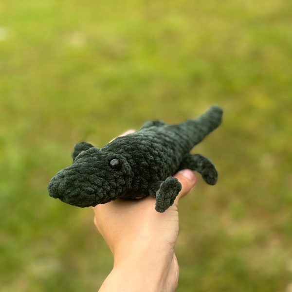 かぎ針編みのワニのぬいぐるみ：柔らかいぬいぐるみ