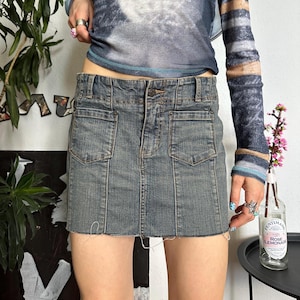 Guess Jeans Baddie Vintage Distressed Trim Denim Mini Skirt Y2K