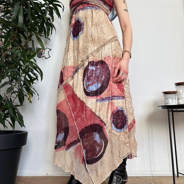 Robe longue asymétrique futuriste abstraite en filet en résille, italienne