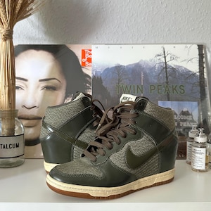 Dunk sky hi wedge australia hot sale