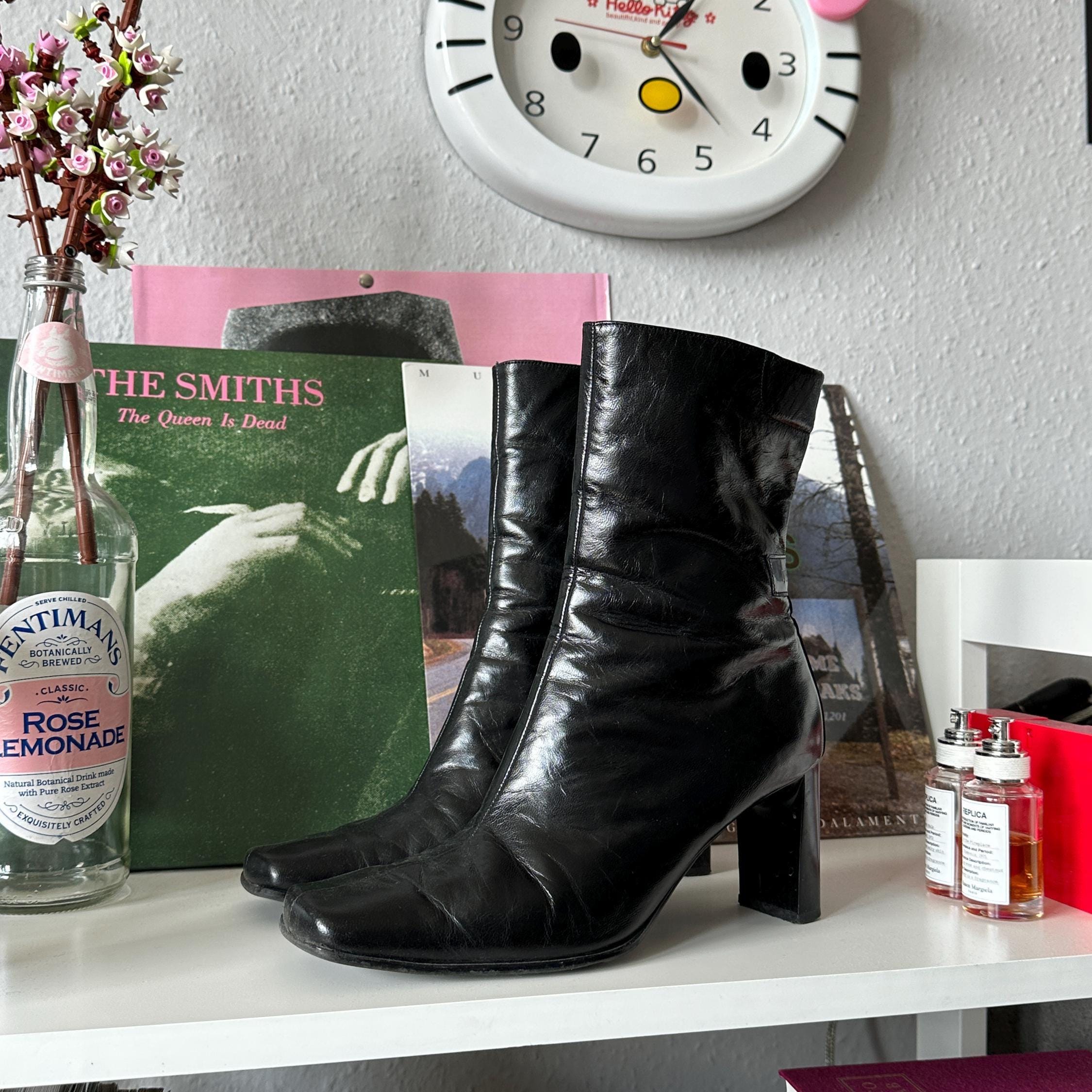 ショートブーツ・ブーティ MIUMIU Stivaletto pelle vintage VIVIAN ブーツ レディース 厚底 秋冬新作 ニットブーツ ミドル丈
