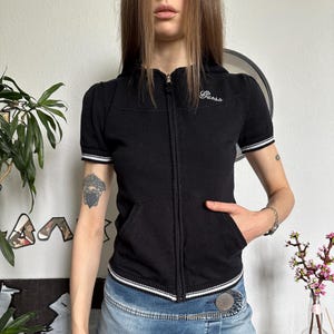 Vintage Sporty Guess Zip up Hooded Shortsleeve Top Y2K