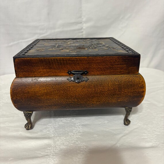 Italian Sorrento ware box, which is a type of woo… - image 3