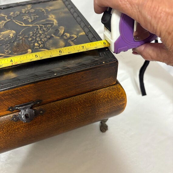 Italian Sorrento ware box, which is a type of woo… - image 6