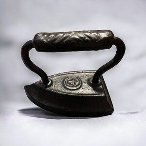 Miniature Sleeve Iron (JAS) Miniature Sleeve Iron (JAS)