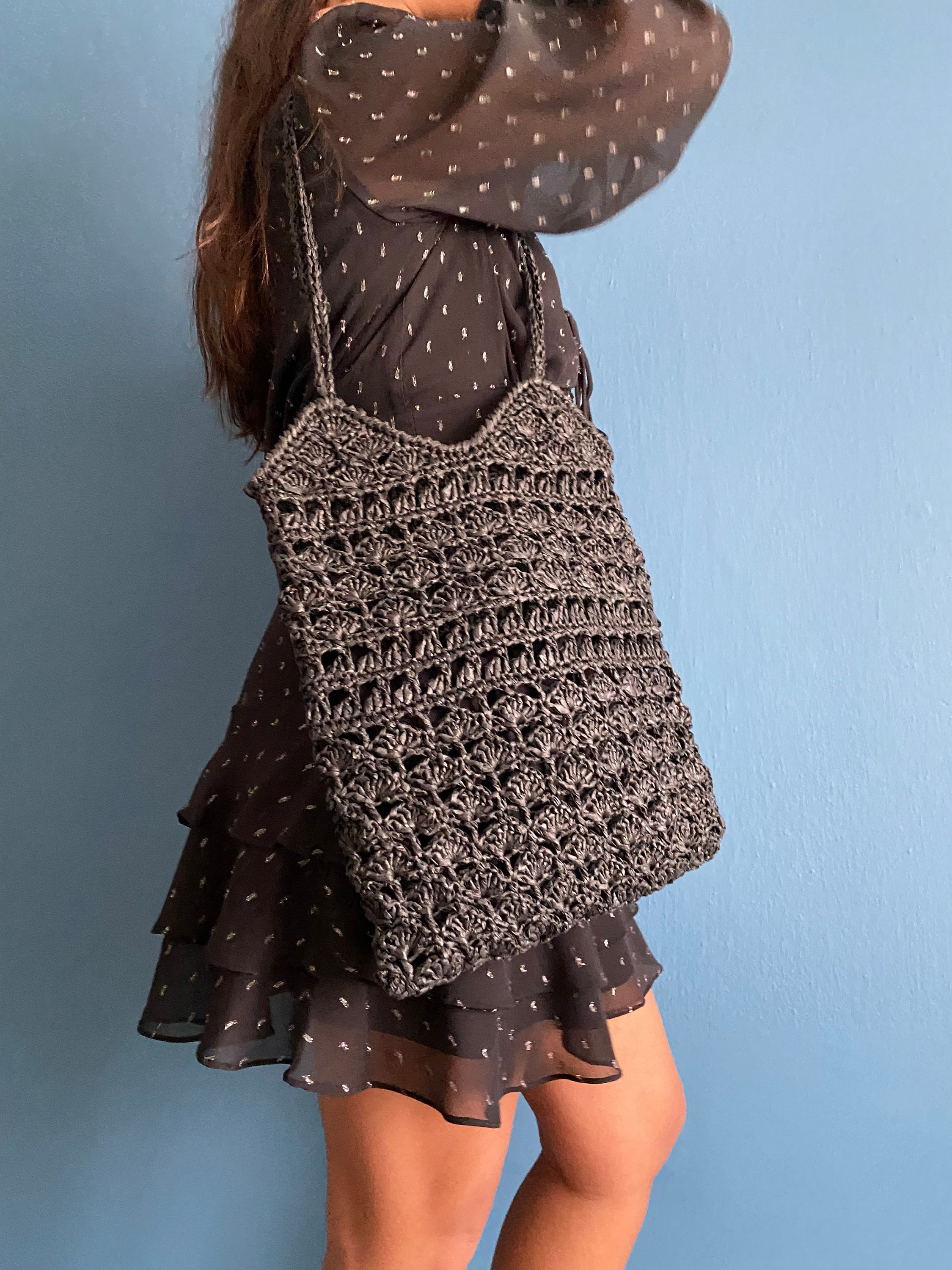 SMALL CROCHET TOTE BAG 24 IN BLACK MIX YELLOW RAFFIA