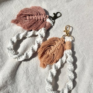 Personalized Macrame Phone Wristlet Strap, Custom Keychain Lanyard