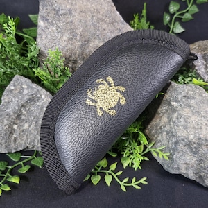Spyderco small leather Travel Case. C18C DISCONTINUED ITEM.