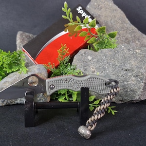 Spyderco Ladybug 3 H1 Salt - MODIFIED. With CF neck sheath and Spyderco BEAD4LY lanyard.
