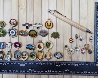 Vintage Australian Lawn Bowls Club Badges & Pins Collection – Mixed Lot of 33 Enamel Bowling Club Badges