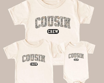 Camisetas a juego para primos, camisetas para reuniones familiares, vacaciones de primos, camiseta para primos, camisetas nuevas para primos, camiseta de camuflaje para primos, viaje de camping