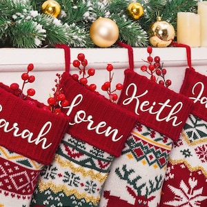 刺繍入りニットクリスマスストッキング、家族向け名入れストッキング、ホリデーデコレーション