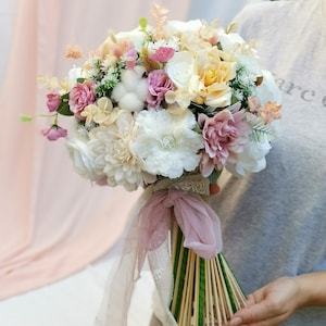 Eleganter Boho Brautstrauß | Handmade Seidenhochzeit Blumen | Wildblumen Gesteck & Braut Accessoires | Hochzeits-Blumengesteck