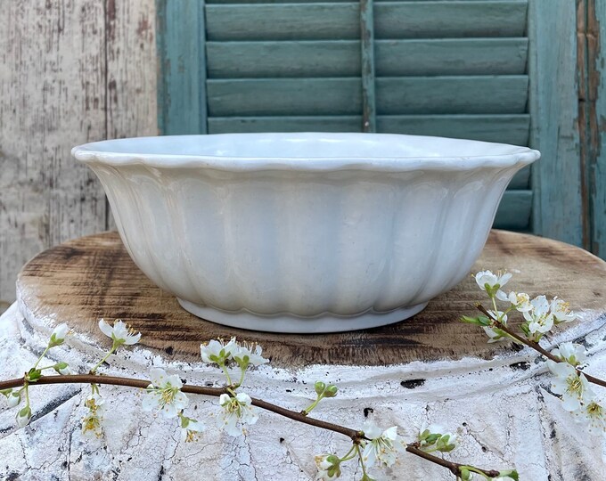 Ironstone Lady Finger Round Bowl Royal Ironstone China England