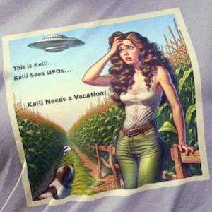 Kelli Sees Aliens shirt, Alien Shirt for Women, Cute Alien Shirt, UFO Shirt, Alien Lover Shirt, Cool Shirt, Alien Shirt
