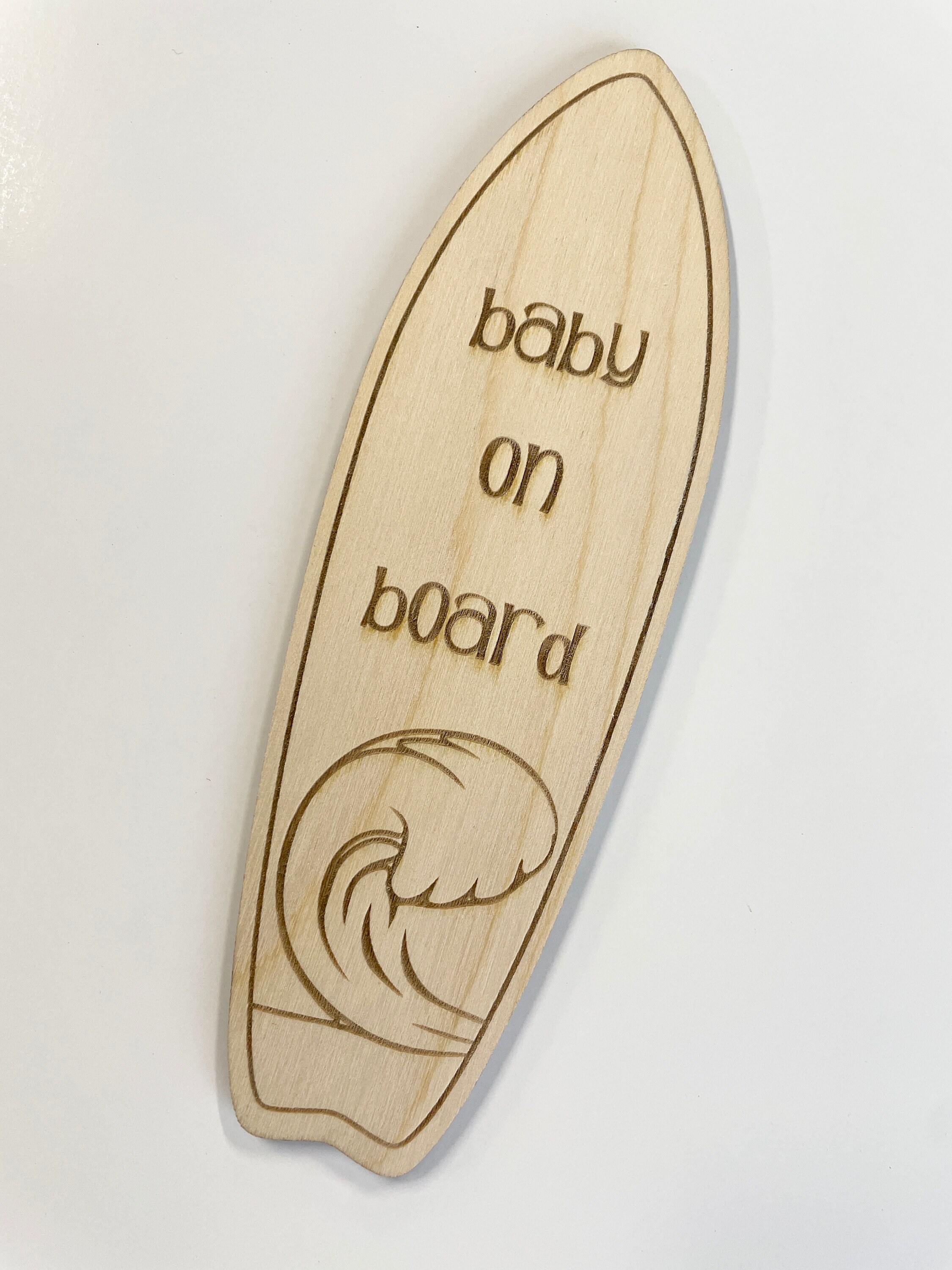 Baby an Bord, Schwangerschaftsanzeige, Surf-Baby-Ankündigung, Surfbrett-Kinderzimmer, Strand-Kinderzimmer, Strand-Baby-Ankündigung, Schwangerschaftsschild