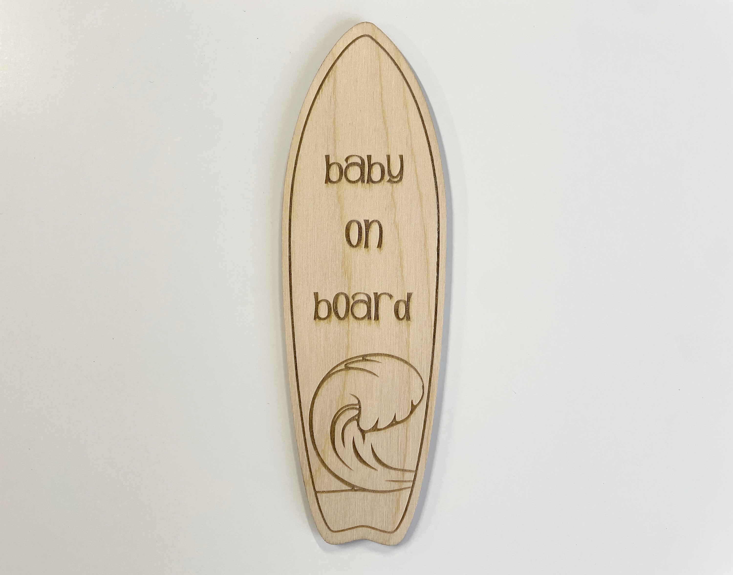 Baby an Bord, Schwangerschaftsanzeige, Surf-Baby-Ankündigung, Surfbrett-Kinderzimmer, Strand-Kinderzimmer, Strand-Baby-Ankündigung, Schwangerschaftsschild