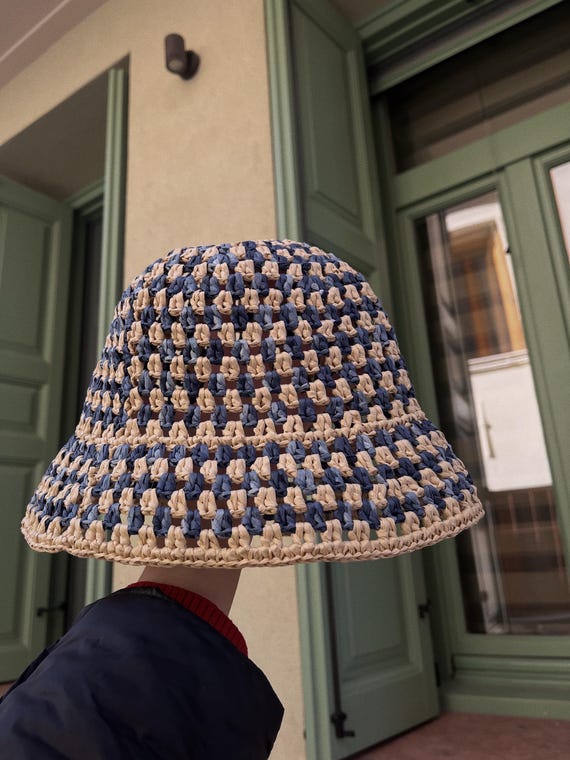 Crochet Bucket Hat Pattern – Blue Beige Raffia Summer Sun Hat (PDF Download)