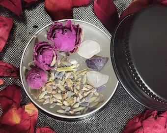 Starke "Liebeskerze" heilt, stärkt oder bringt die Liebe zu Dir, mit Heilsteinen, Kräutern und Blüten, Teelichtdose 30 ml