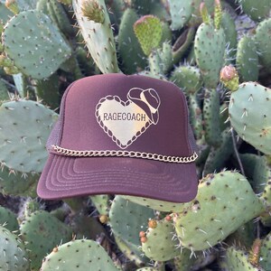 Trucker Hat with Chain: Festival Ready!