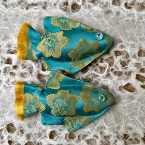 Fragrant fish - vintage floral silk fabric lavender sachets
