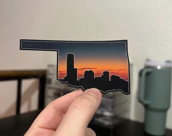 Pegatina del horizonte de Oklahoma City - Vinilo laminado dibujado a mano