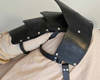 Leather Shoulder Pauldron; Handcrafted Leather Armour for LARP