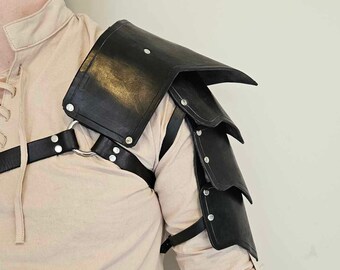 Leather Shoulder Pauldron: Handcrafted Leather